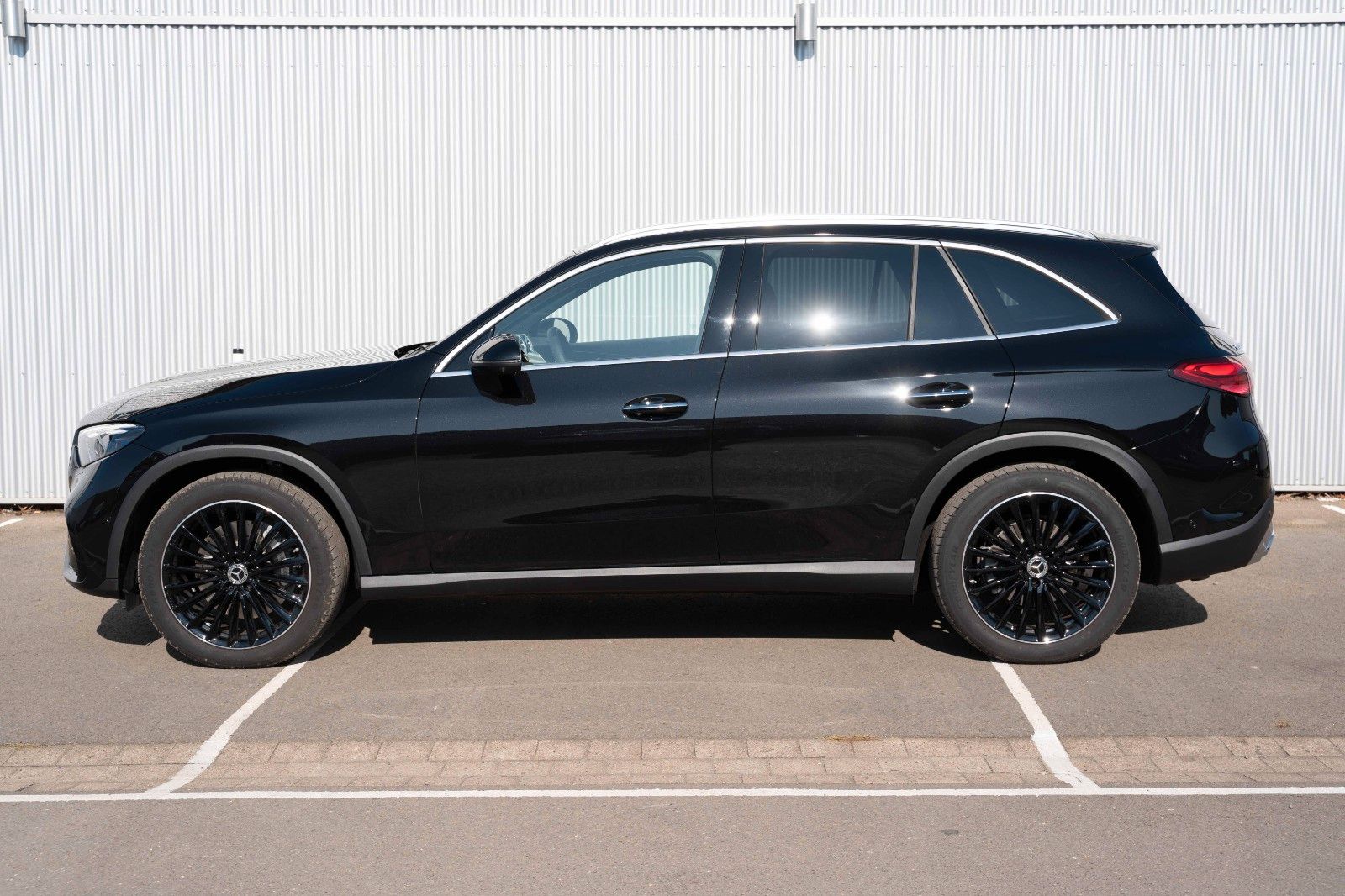 Fahrzeugabbildung Mercedes-Benz GLC 220D AMG PREM. 4MATIC BURM MBUX 20" 1.HD AHK