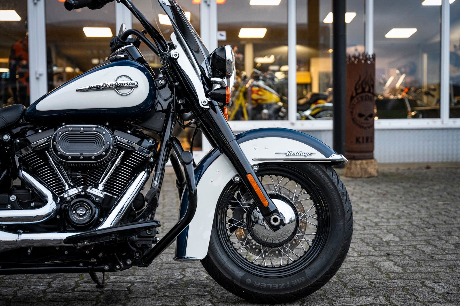 Fahrzeugabbildung Harley-Davidson Softail Heritage 114 FLHCS - KESSTECH -