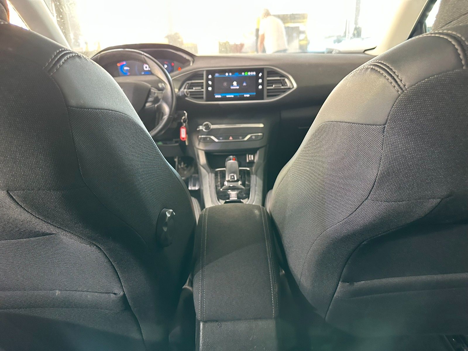 Fahrzeugabbildung Peugeot 308 SW Allure 1.5D NAVI/LED/PDC/ALU/R´CAM