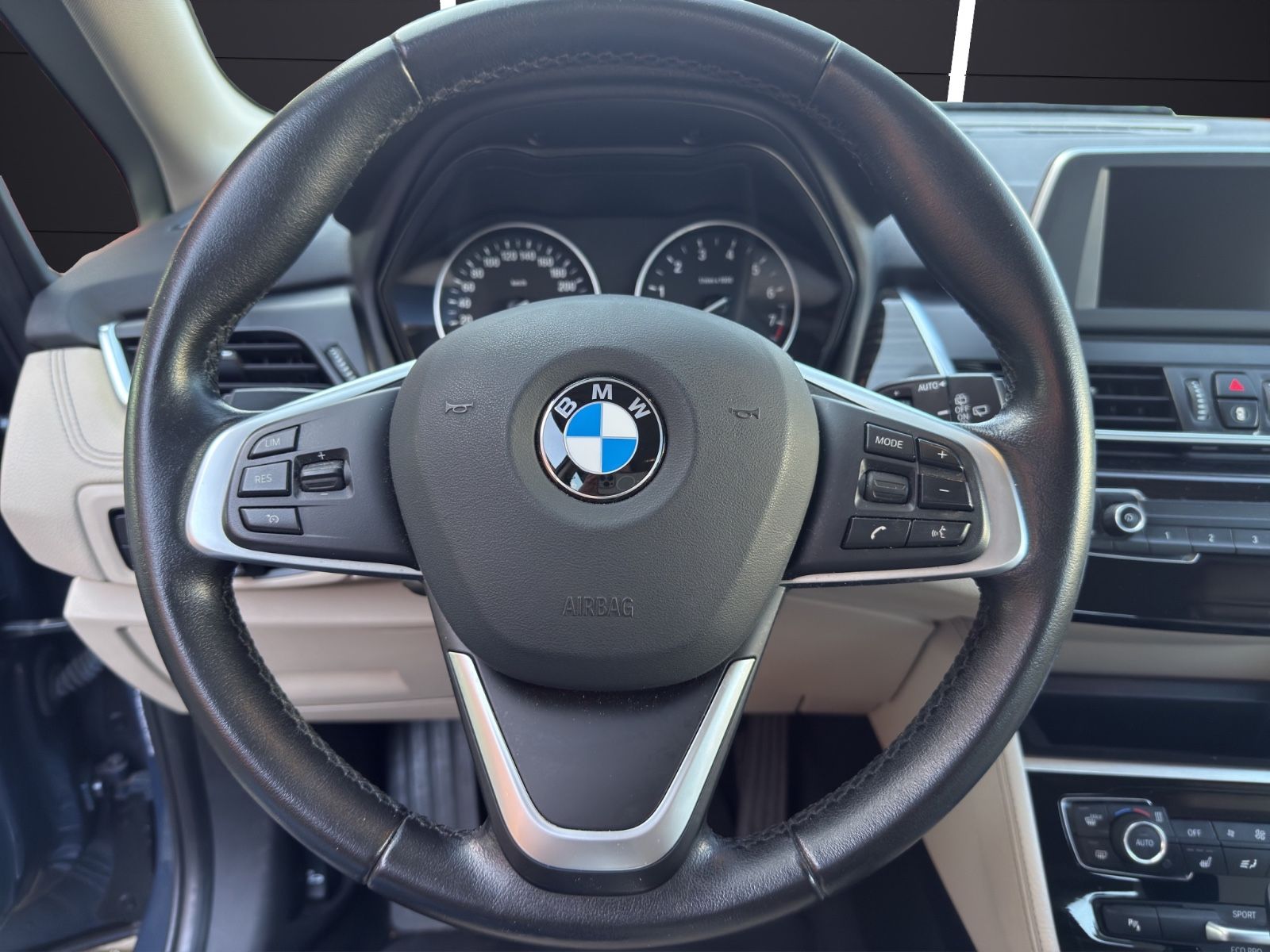 Fahrzeugabbildung BMW 225 Active Tourer*Luxury-Line*Navi*Kamera*