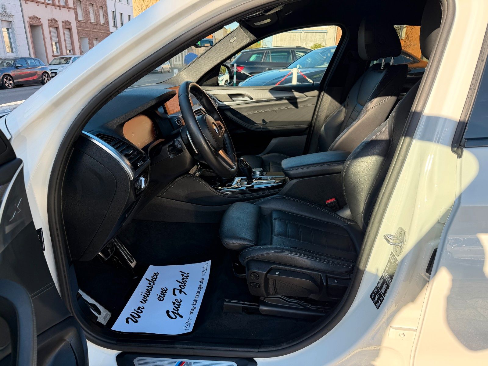 Fahrzeugabbildung BMW X4 xDrive 30 d M SPORT AHK NAVI LEDER 20 ZL. HUD