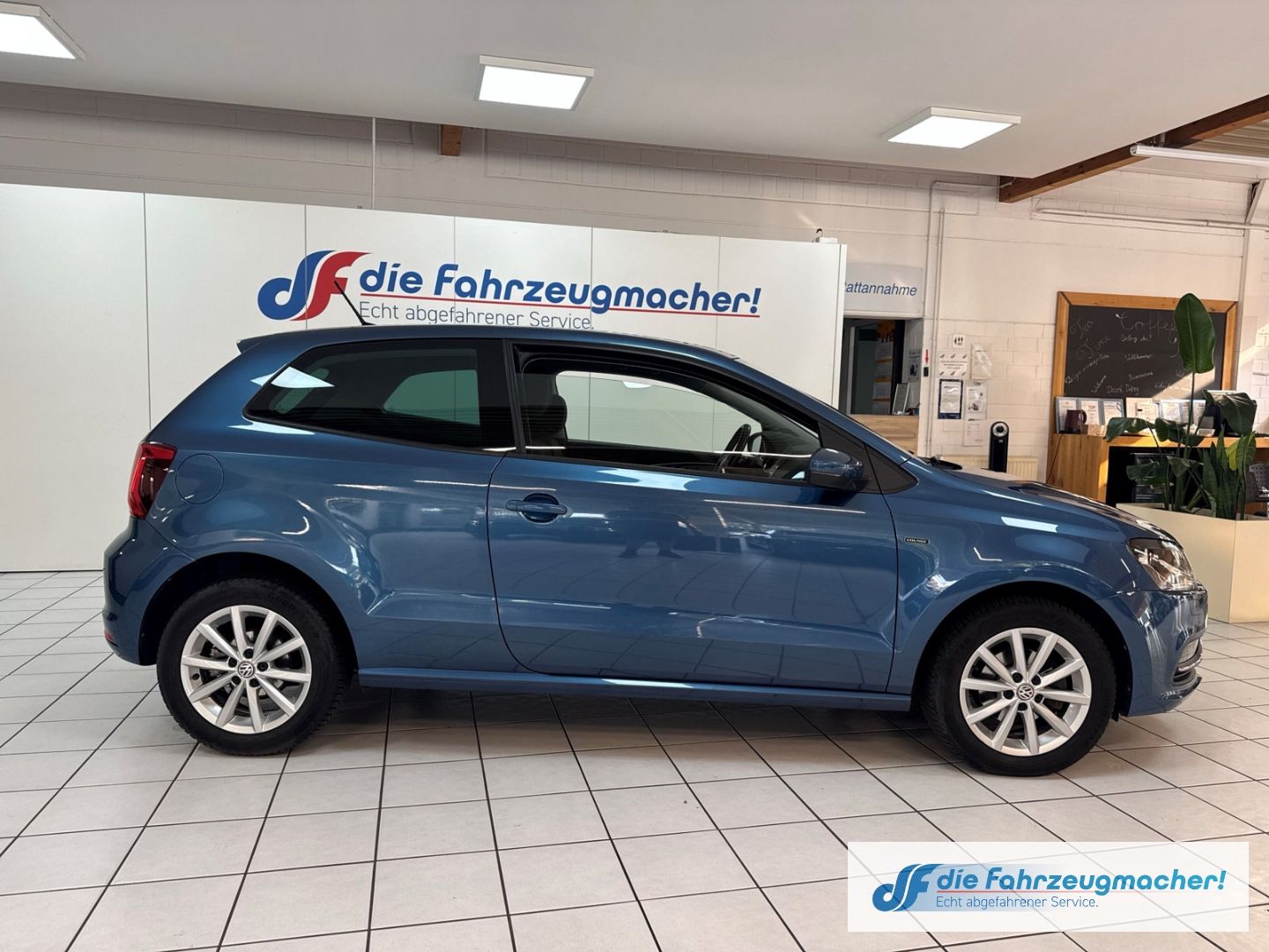 Fahrzeugabbildung Volkswagen Polo V Lounge BMT Start-Stopp AHK-abnehmbar Navi