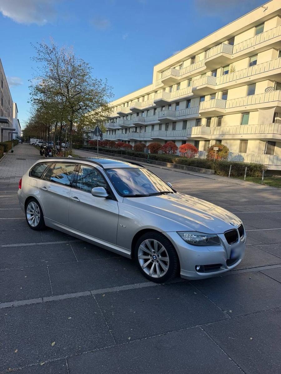 BMW 318 2010 — photo 8