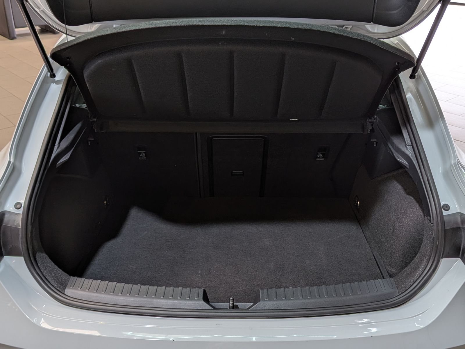Fahrzeugabbildung CUPRA Leon 1.5 e-Hybrid MATRIX*ACC*EDGE*CARPLA*SoH100%