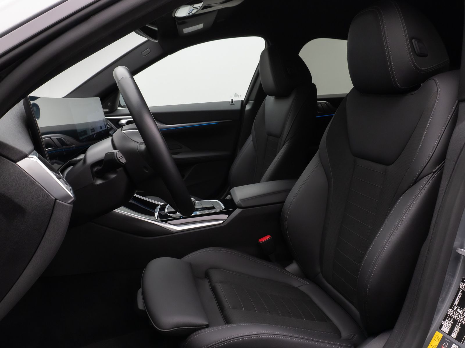 Fahrzeugabbildung BMW i4 eD40 Gran Coupé Kamera DAB H/K PDC Sport