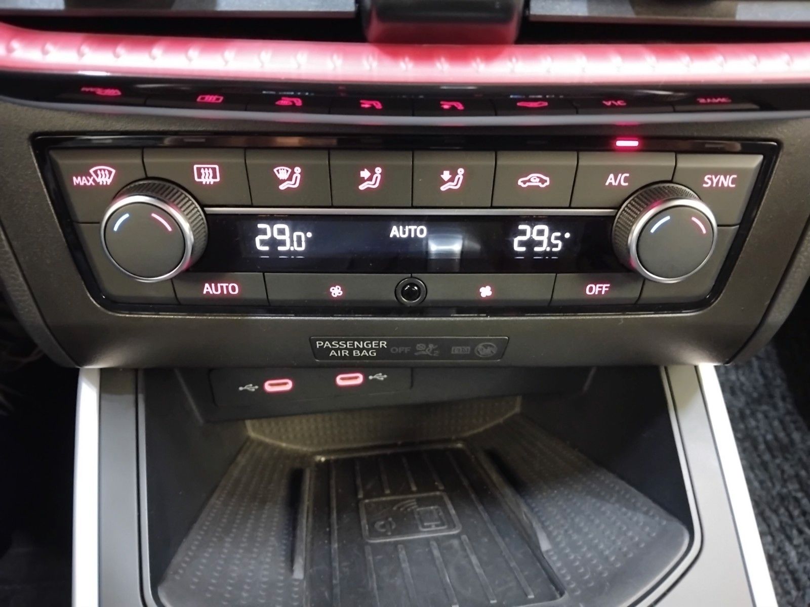 Seat Arona (06/2026, Benzin)