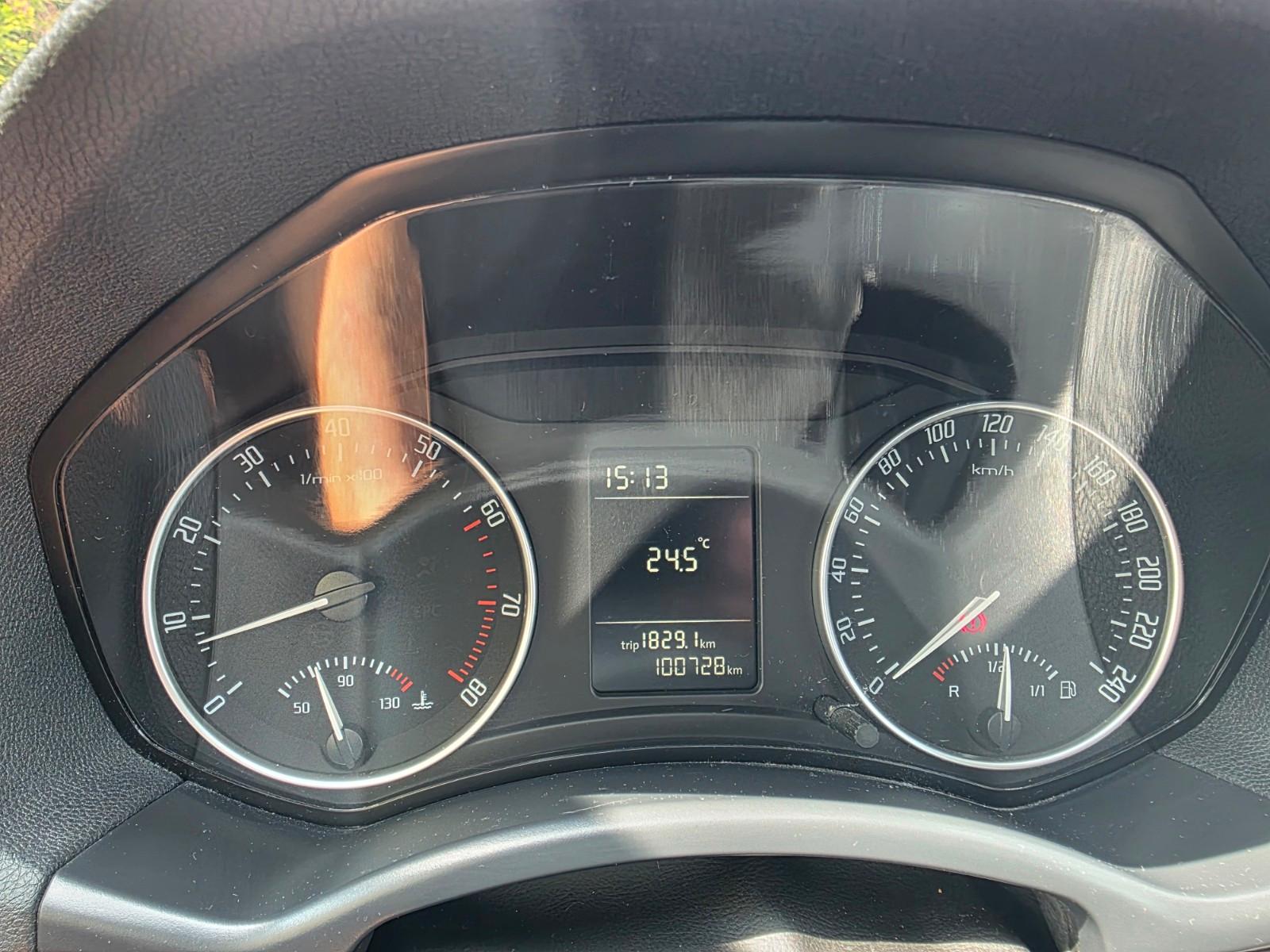 Skoda Octavia 2011 — interior
