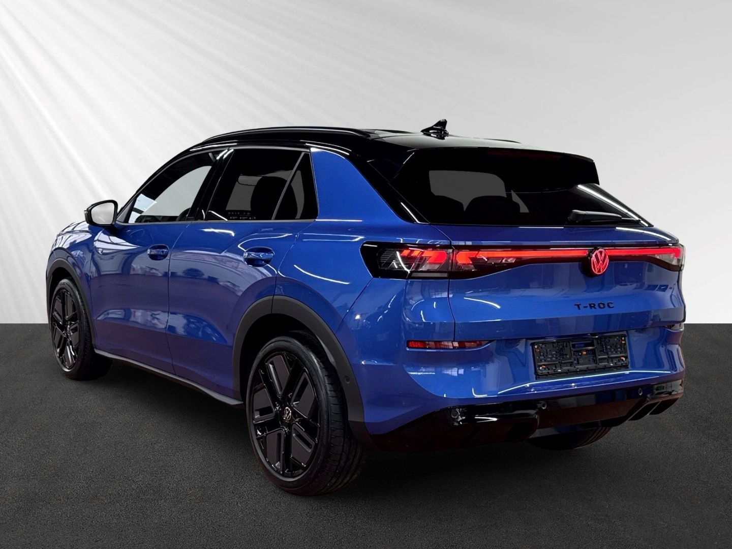 Volkswagen T-Roc 1.5 eTSI R-LineDSG 360° HuD IQ.Light Navi foto 3
