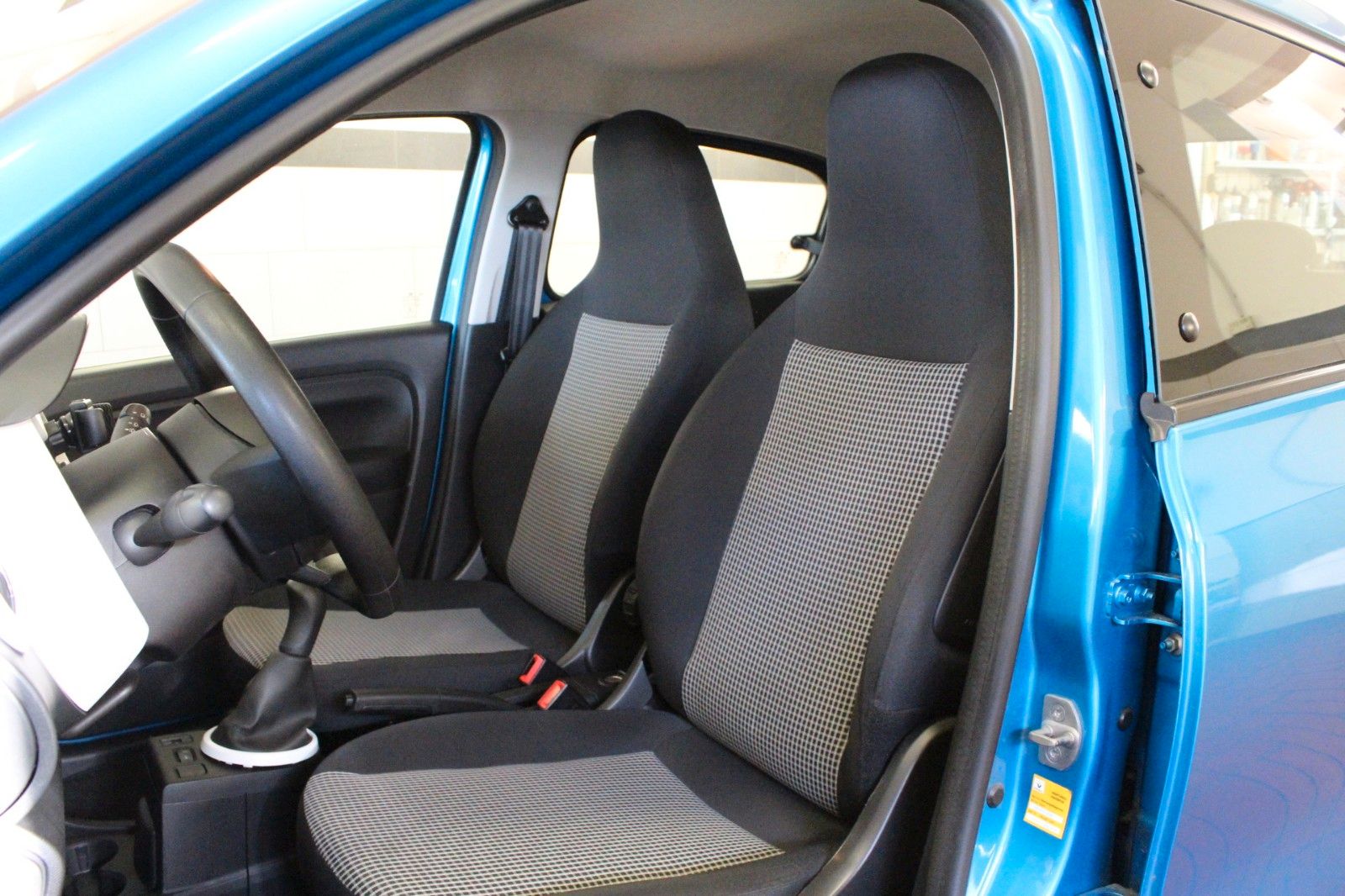 Fahrzeugabbildung Renault Twingo  SCe70  *Klima *Ganzjahresreifen