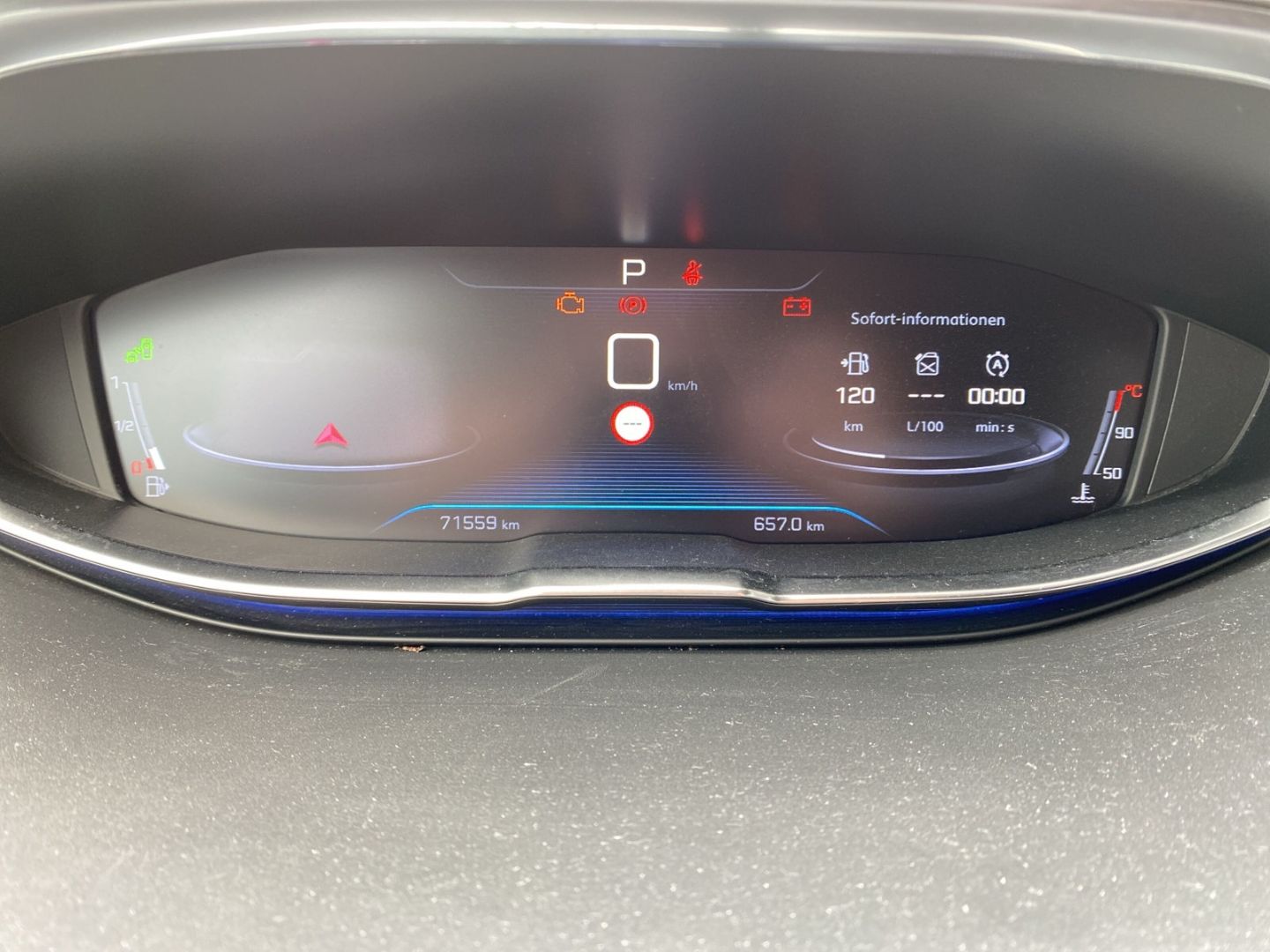 Fahrzeugabbildung Peugeot 3008 Allure 1.6 PureTech 180 AHK Navi/Glasdach
