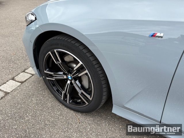 Fahrzeugabbildung BMW 330 i xDrive M-Sport Touring Kamera/ACC/Sitzh.