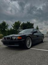 BMW E38 740i - BMW 740 mit Benzin-Antrieb: Limousine, E38 740i