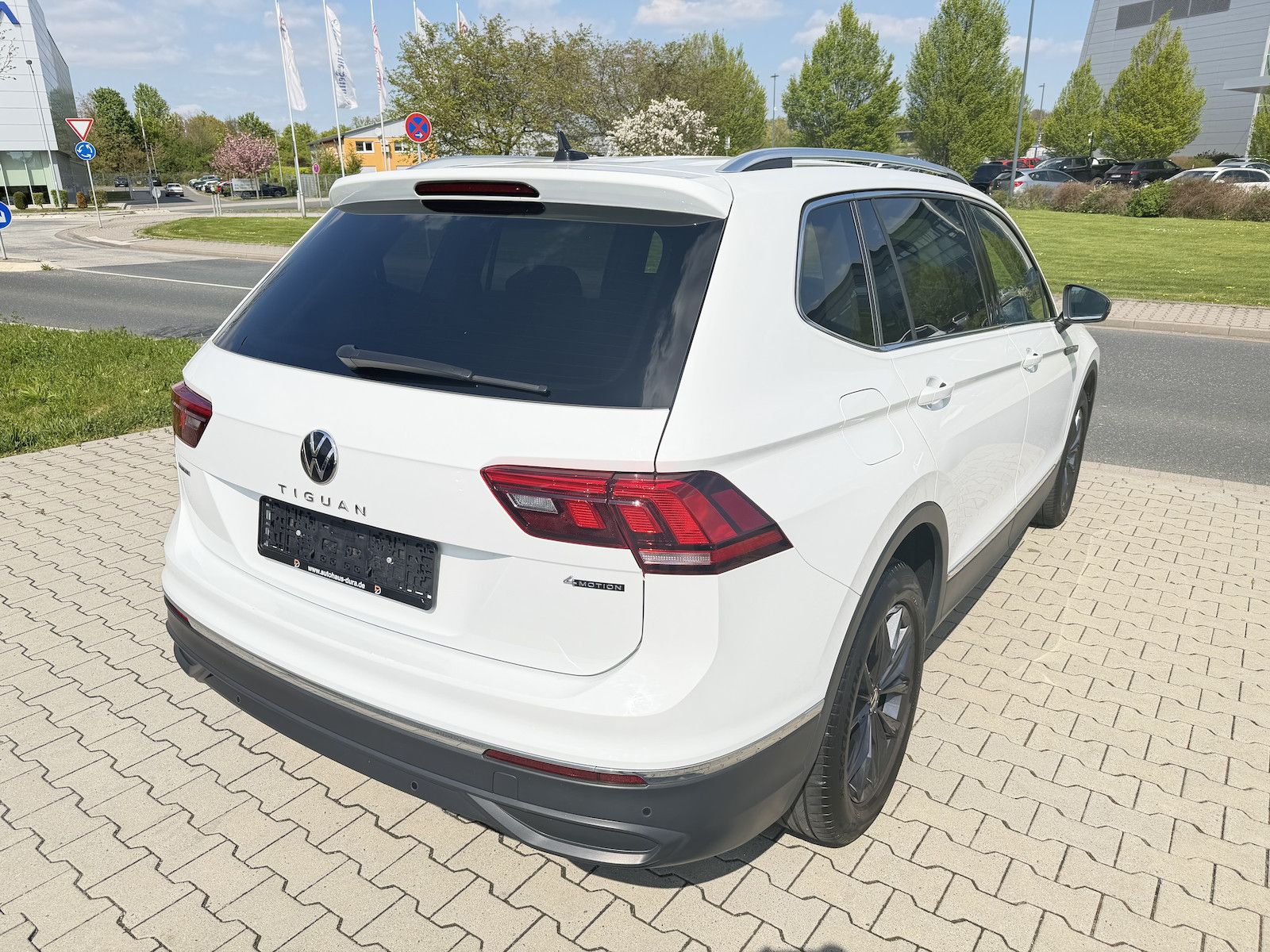 Volkswagen Tiguan Allspace 2.0 TDI Life 4Motion Navi+Ahk foto 3