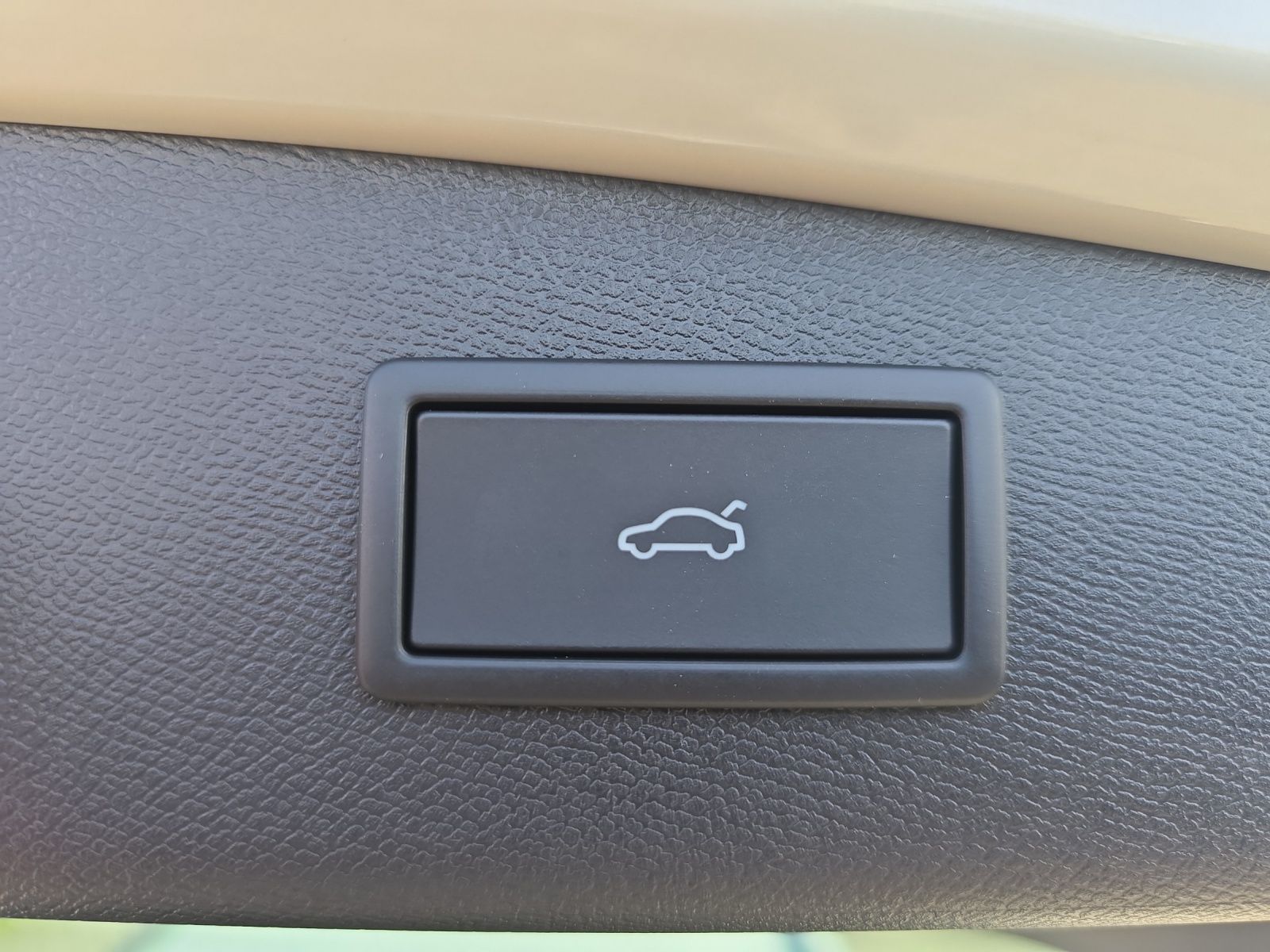 Fahrzeugabbildung CUPRA Leon Sportstourer 2.0 TSI  4Drive VZ DSG AHZ KAM