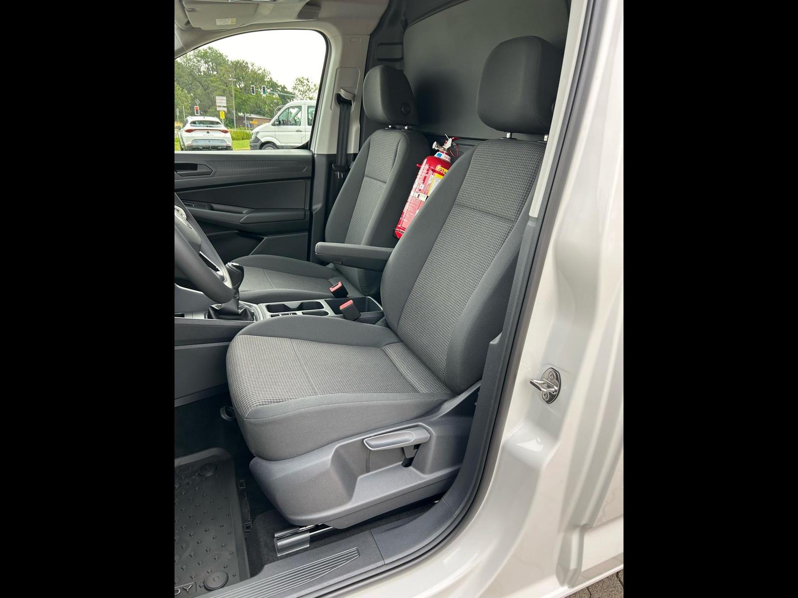 Volkswagen Caddy Cargo 1.5 TSI / AHK App-Connect