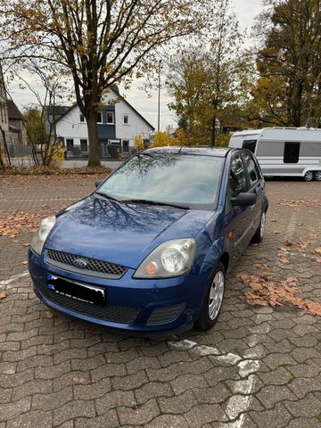 Ford Fiesta Baujahr 1,3 51 kW - 2007 - 5 T...