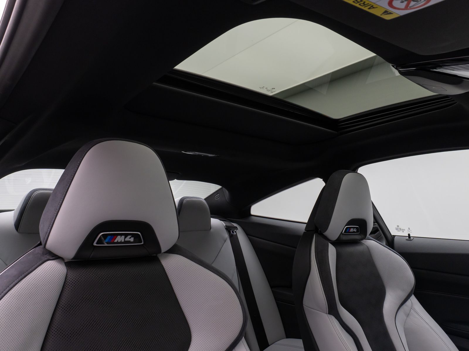 Fahrzeugabbildung BMW M4 xD Coupé Competition Kamera Glasdach HUD H/K