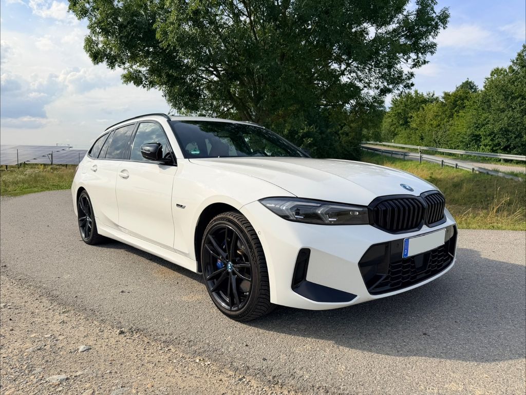 Image of BMW 330