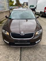 Skoda Octavia 1.2 TSI Elegance Elegance - Skoda Octavia mit Benzin-Antrieb: Limousine, 1.2