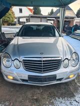 Mercedes-Benz E 280 - Mercedes-Benz E 220 mit Benzin-Antrieb: Kombi