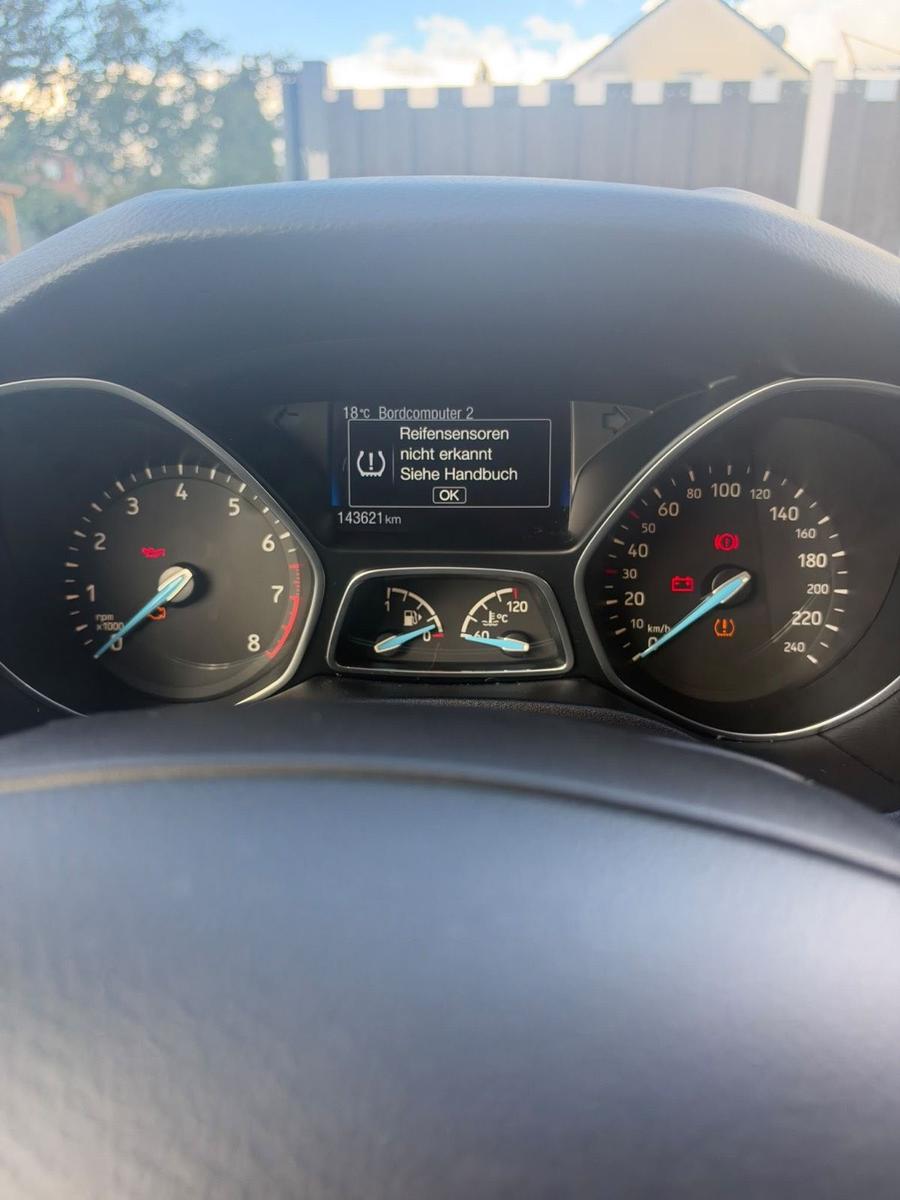 Ford Focus 2015 — photo 7