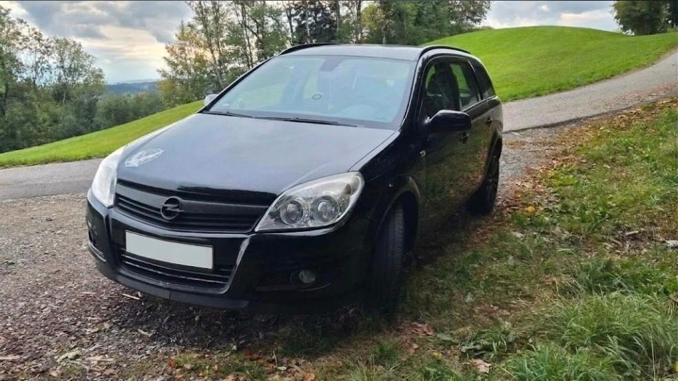 Opel Astra 2009 — photo 7