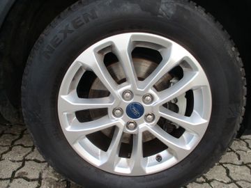 Ford Kuga Titanium NAVI + Kam + Park Assist + ACC