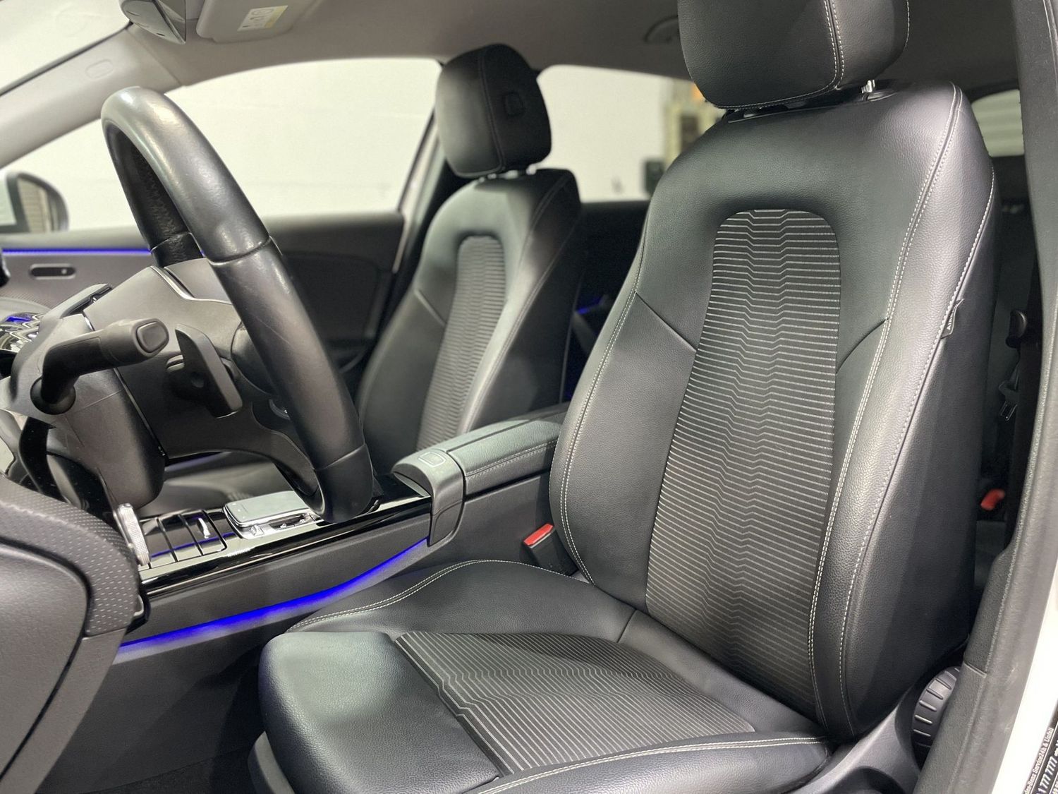 Fahrzeugabbildung Mercedes-Benz A 200 d #LED#Wide#distr.#360°#Ambiente#
