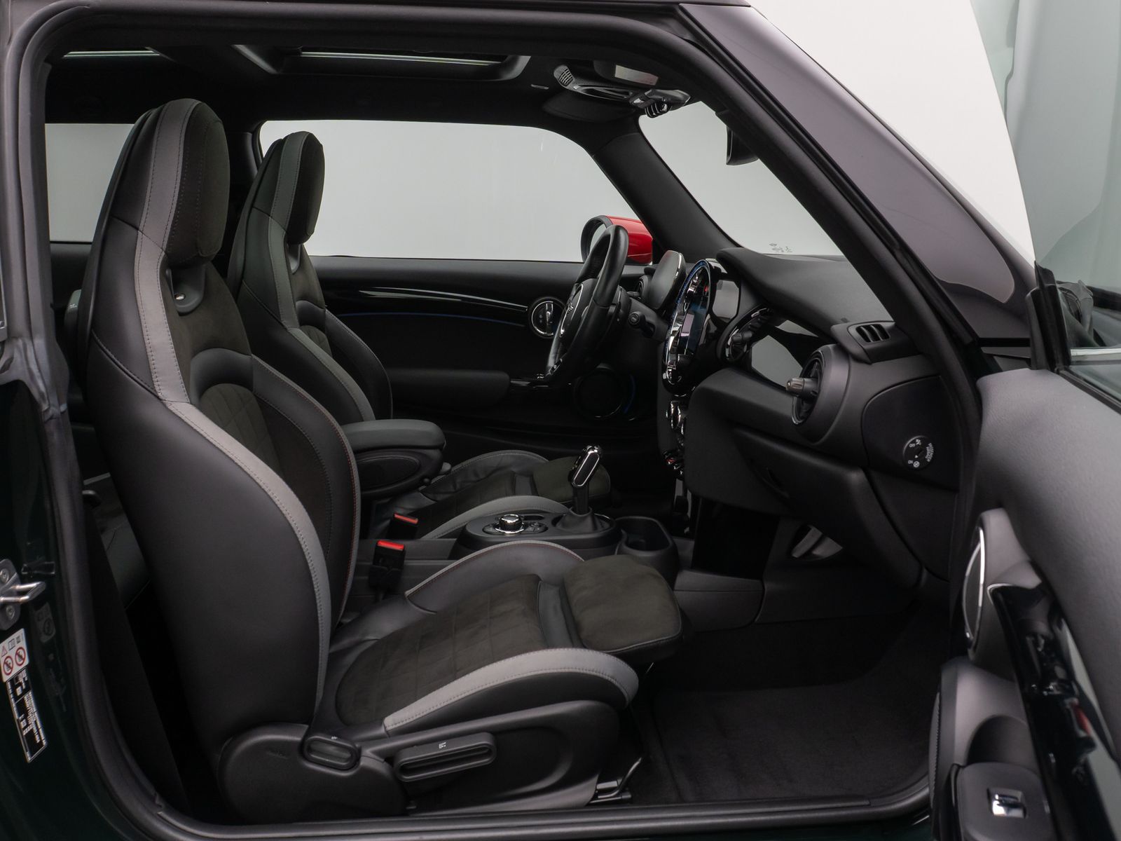 Fahrzeugabbildung MINI John Cooper Works Panorama Kamera HUD DAB Sport