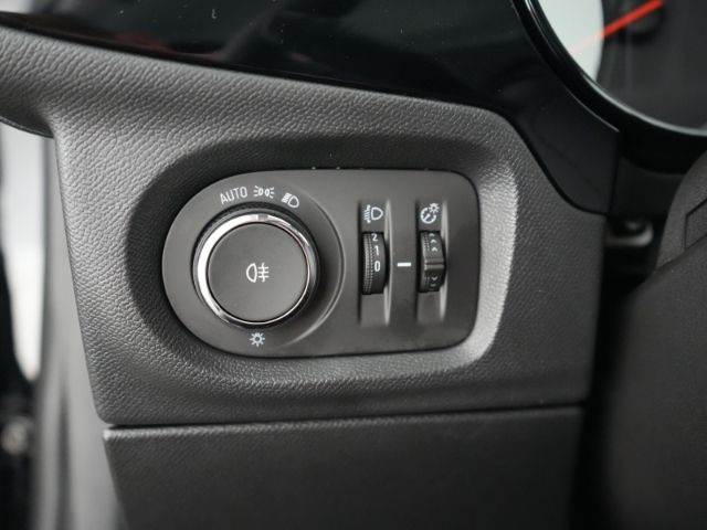 Corsa F FACELIFT EDITION+SITZ-/LENKRADHEIZUNG+LE