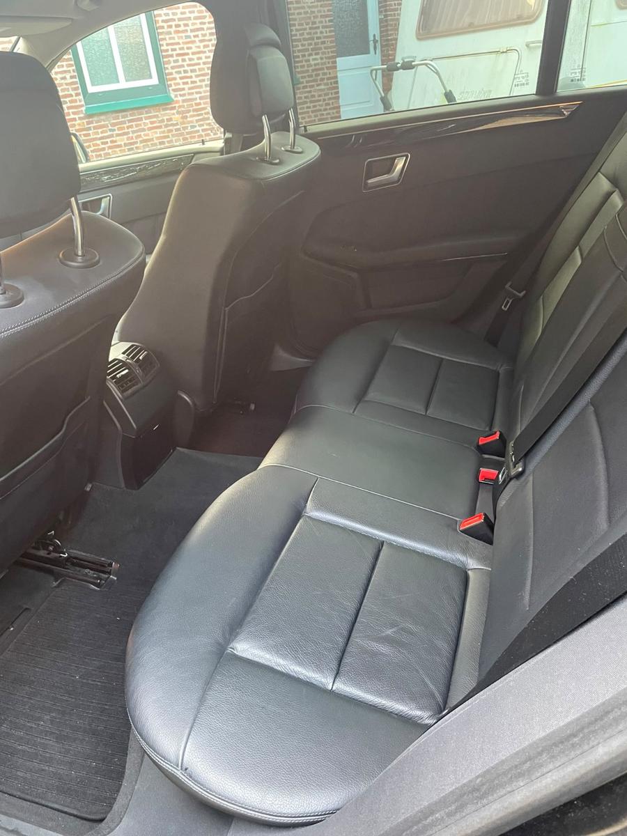 Mercedes-Benz  2012 — photo 6