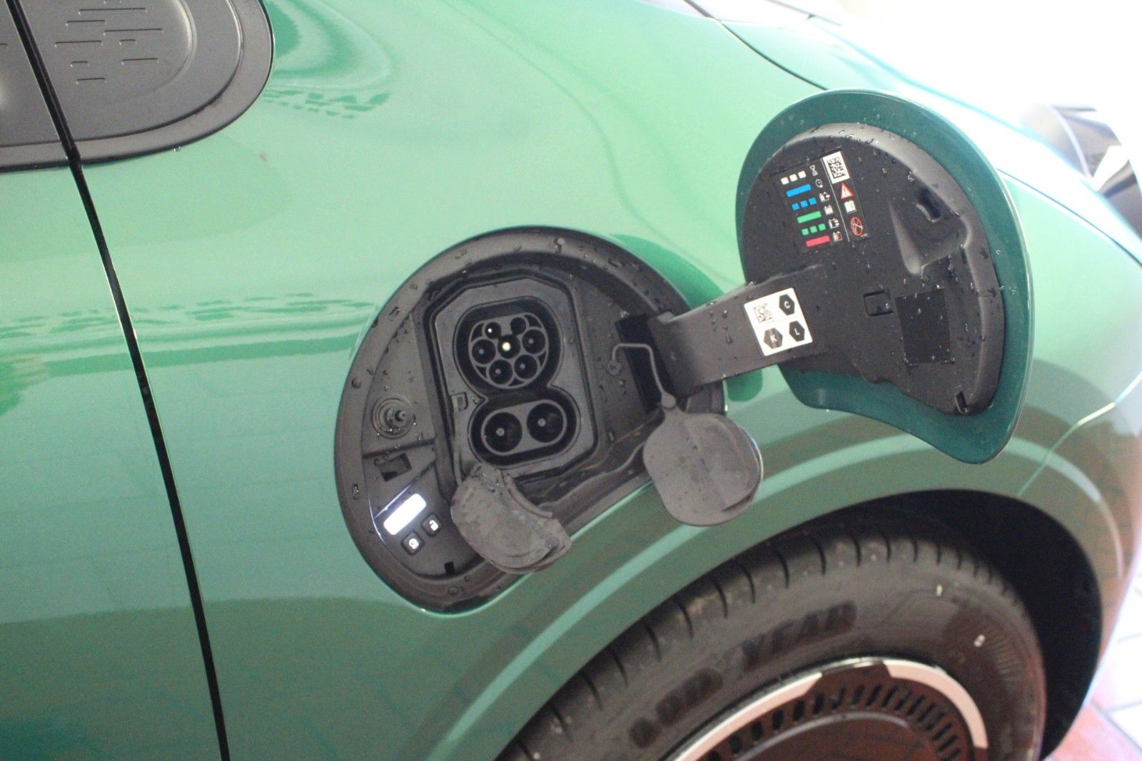 Fahrzeugabbildung Renault Twingo E-Tech 80 Urban Range *Techno*Sitzheizung