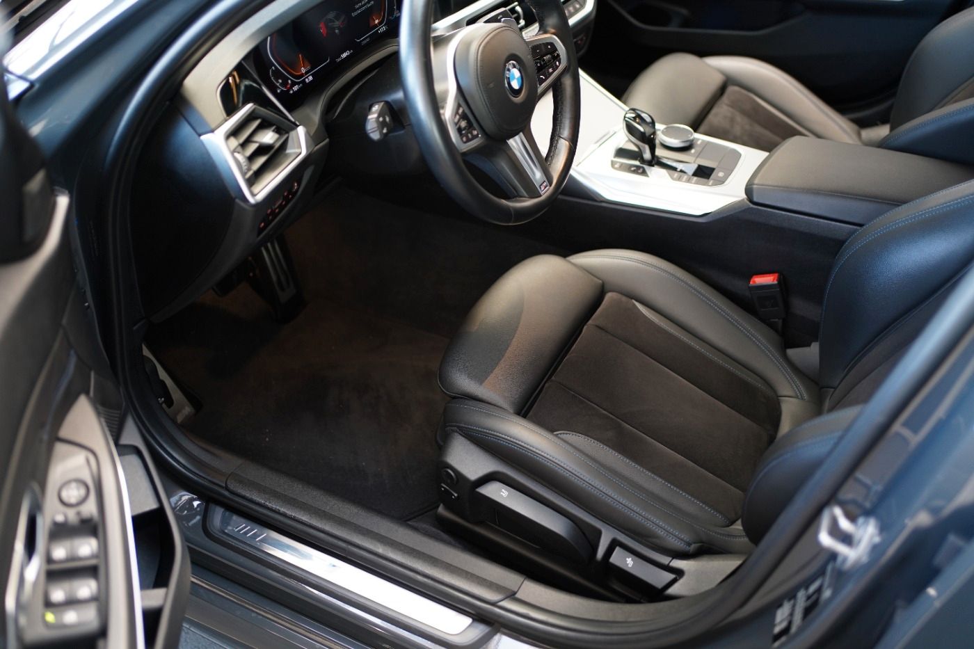 Fahrzeugabbildung BMW 320i M Sport +Laserlicht+DrivingAssistant+HeadUp