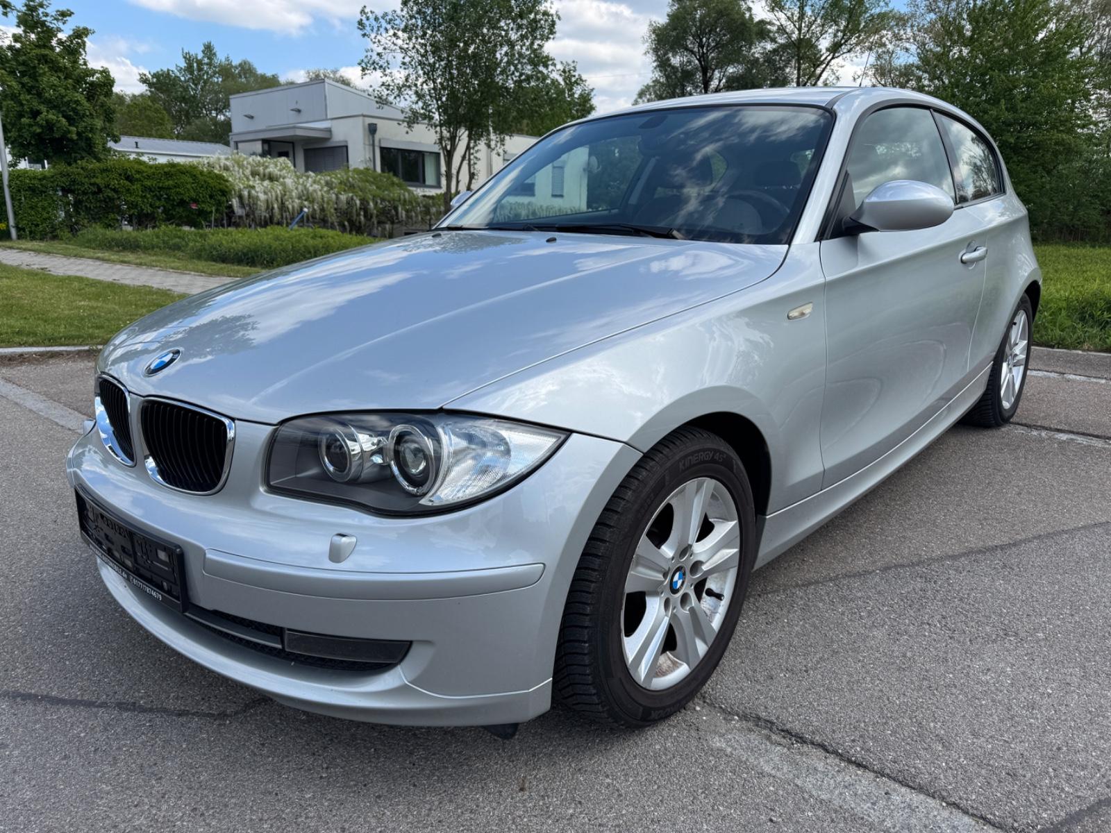 BMW 118i Lim Advantage AHK Klima PDC Xenon HU03/2027