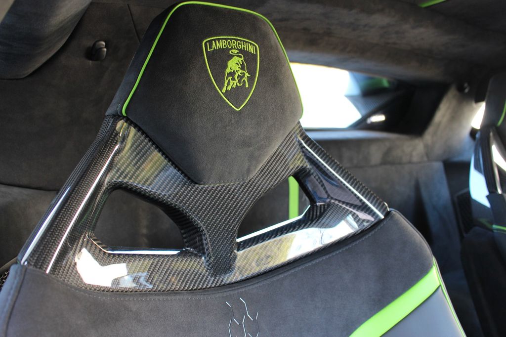 LAMBORGHINI Huracán Tecnica / CARBON INT/ FUNCTIONAL/ DAMISO LAMBORGHINI Huracán Tecnica / CARBON INT/ FUNCTIONAL/ DAMISO