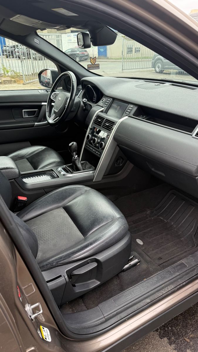 Fahrzeugabbildung Land Rover Discovery Sport SE AWD