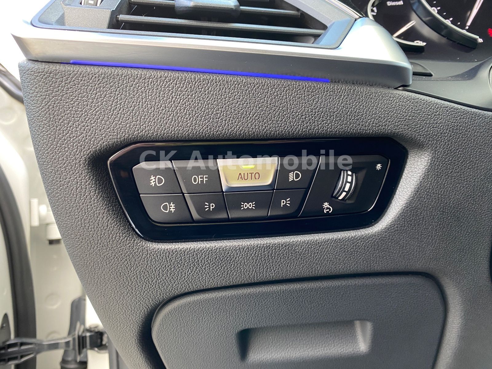 Fahrzeugabbildung BMW 320d Lim. M-Sport/Shadow-Line/Navi/Leder/LED/Kam