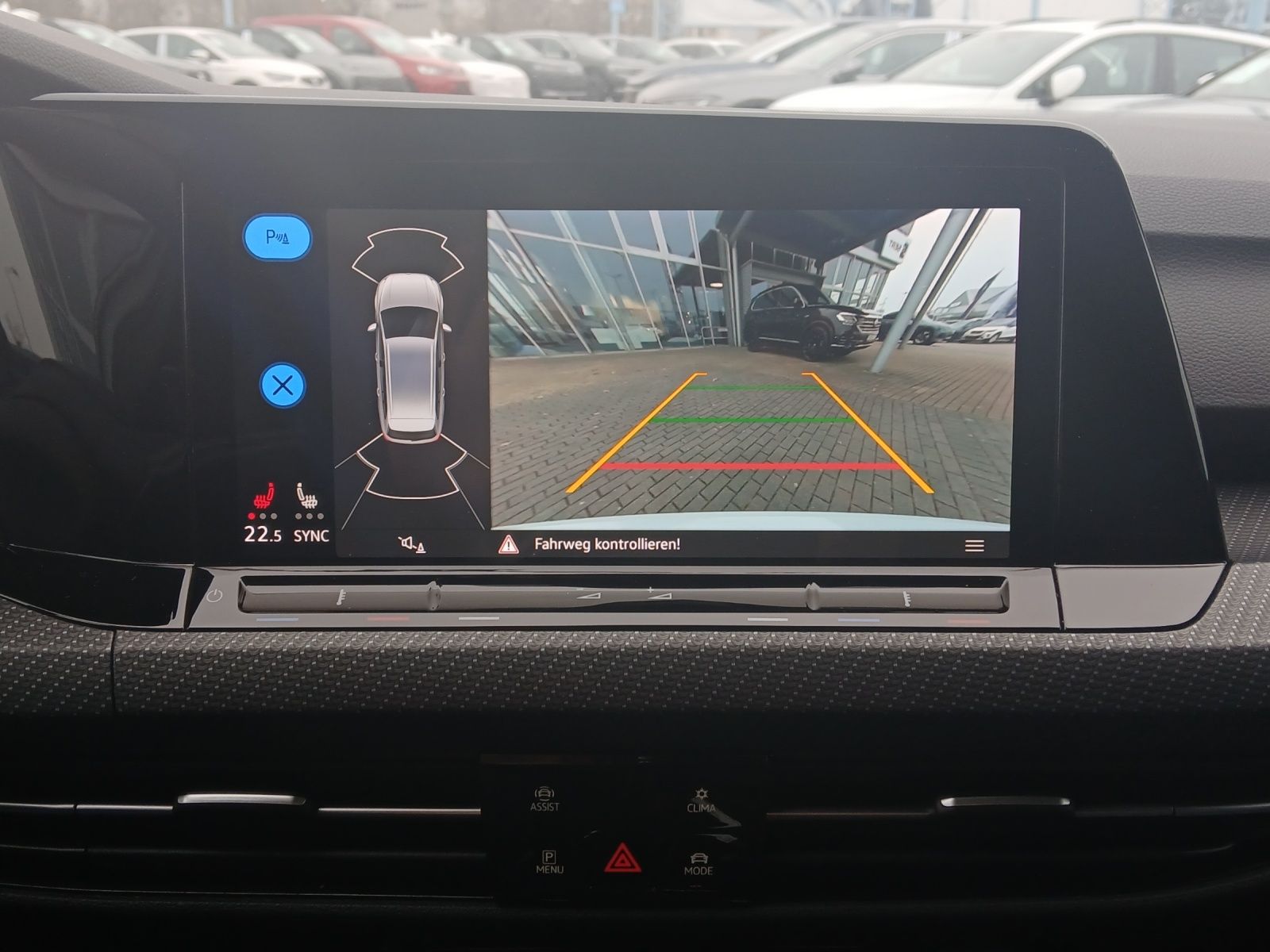 Fahrzeugabbildung Volkswagen Golf VIII Variant R DSG 4M LEDplus AHK Navi Harm