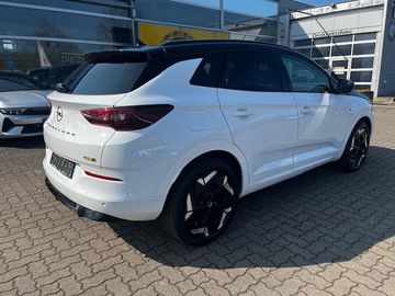 Opel GRANDLAND X GSE PHEV AT-8 AWD
