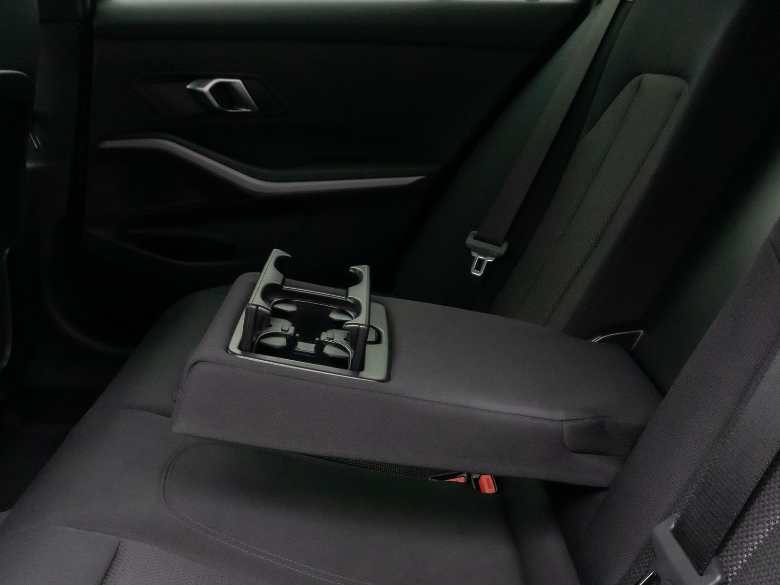 Fahrzeugabbildung BMW 320e DAB Widscreen Lordos Geschwindigkeitsreg