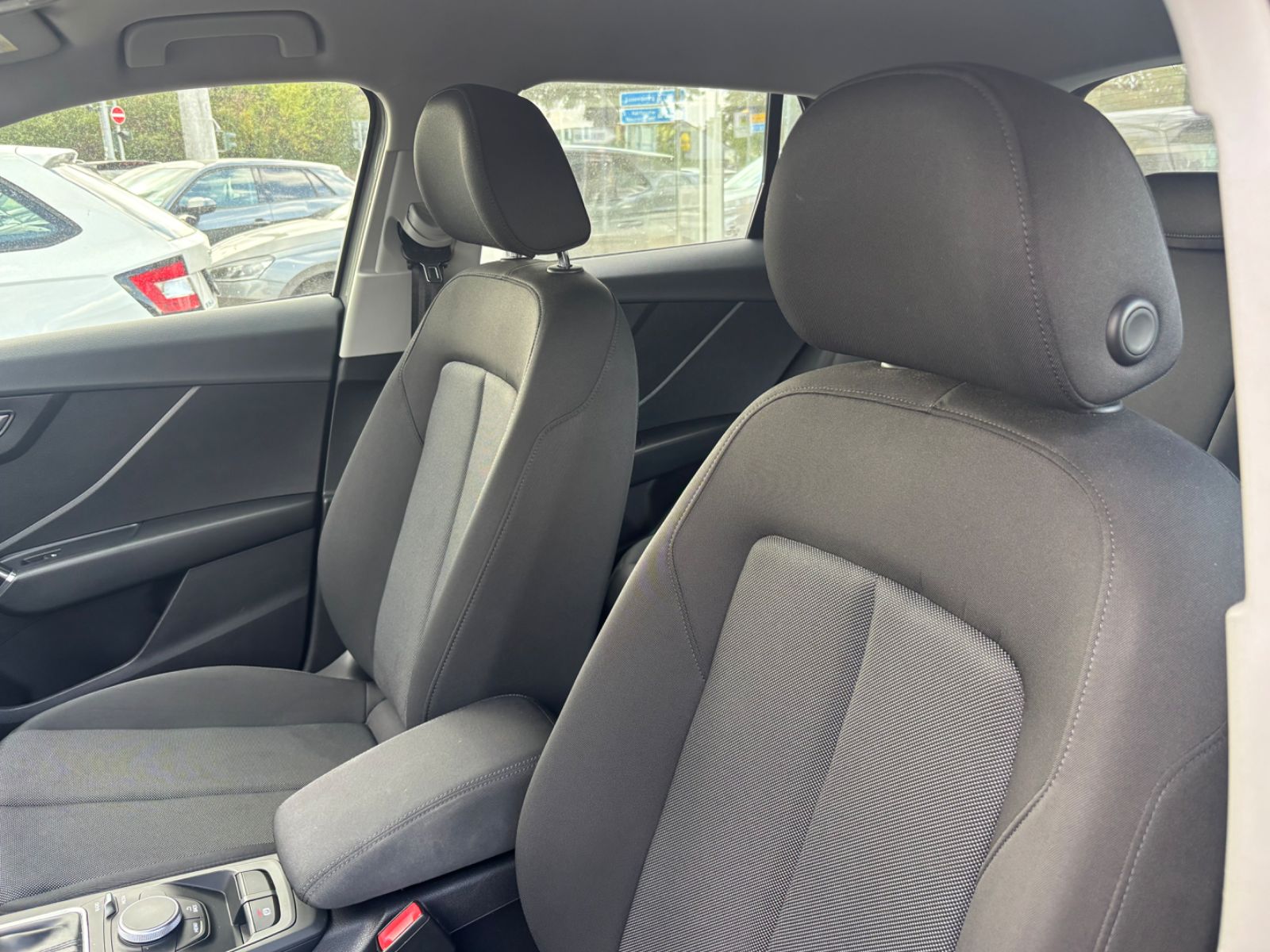 Fahrzeugabbildung Audi Q2 35 TFSI sport
