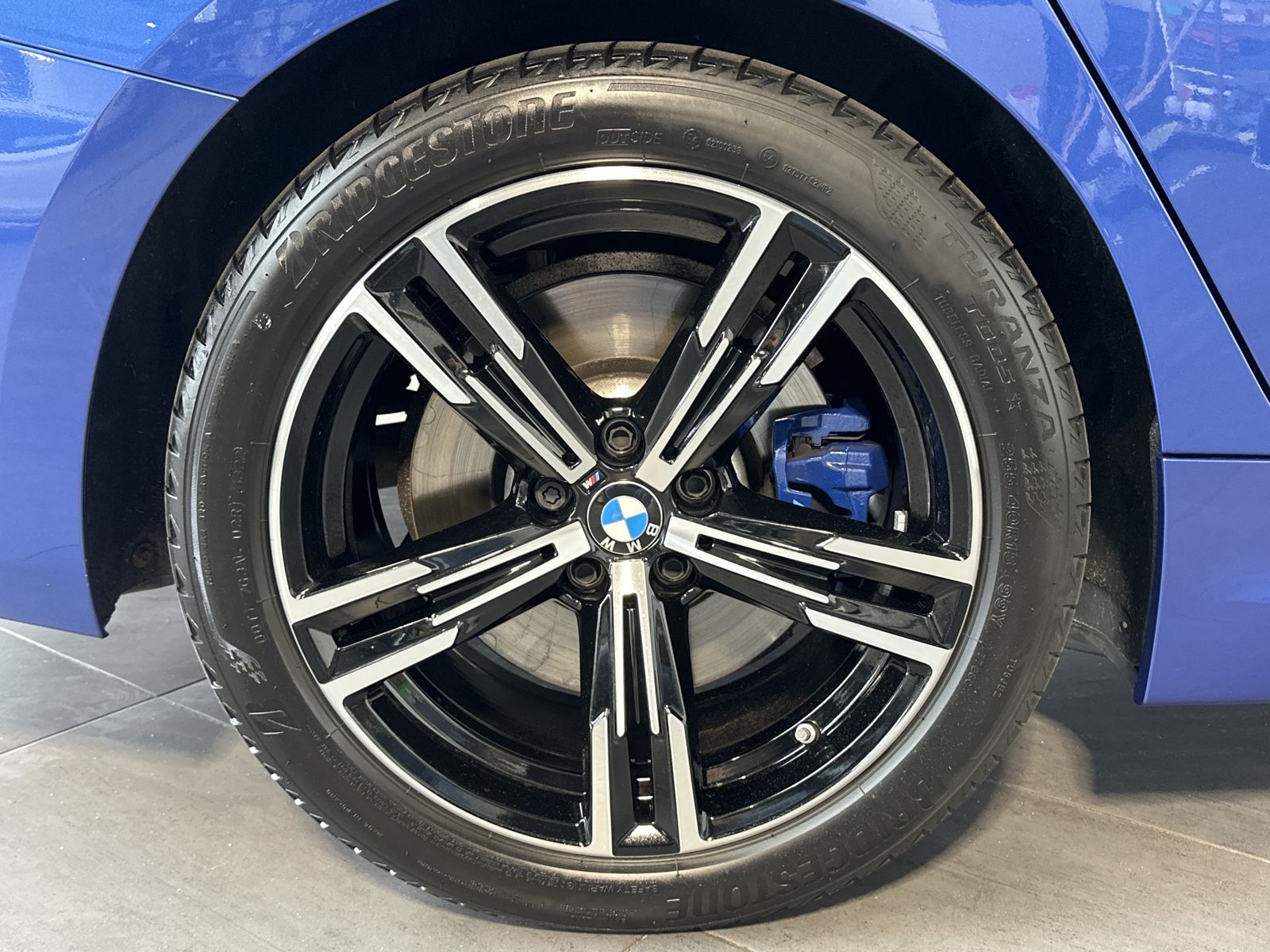 Fahrzeugabbildung BMW 330d Touring M-Sport NAV+LED+ACC+HEAD-UP+H&K+AHK