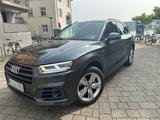 Audi Q5 3.0 S line/tiptronic/Pano/Keelessgo
