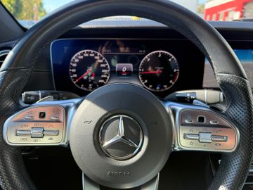 Mercedes-Benz E 220 T AMG+Night+Widescreen+Multib.+Kamera+LED