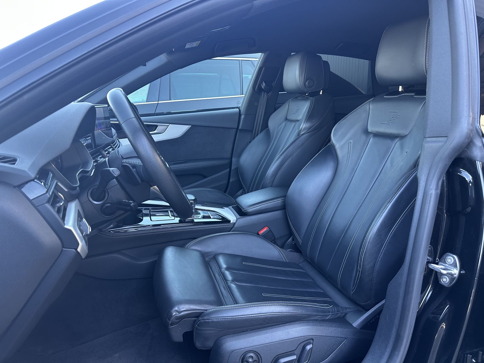 Fahrzeugabbildung Audi A5 SpB 40 TFSI S-Line Black NAV+MATRIX+ACC+VC+PP