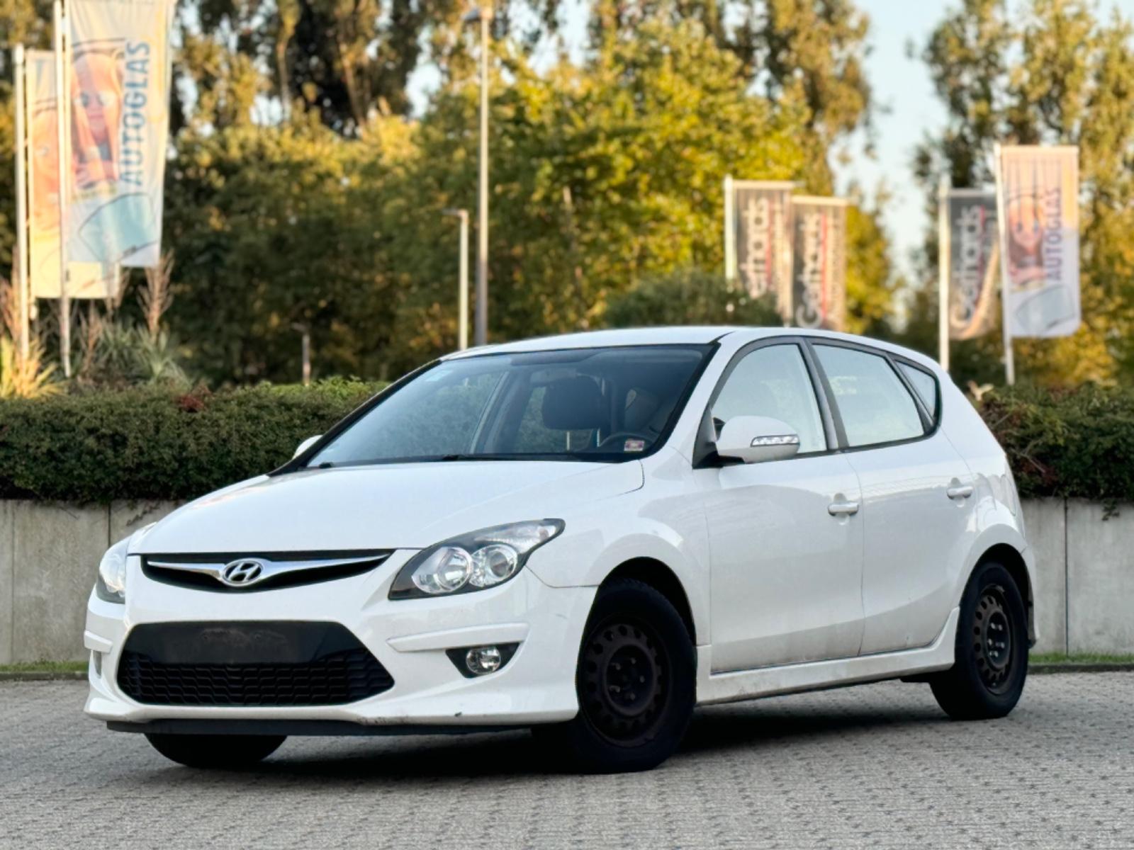 Hyundai i30 Classic*KLIMAAUT*SHZ*PDC*TEMP.*AUX/USB*TÜV*