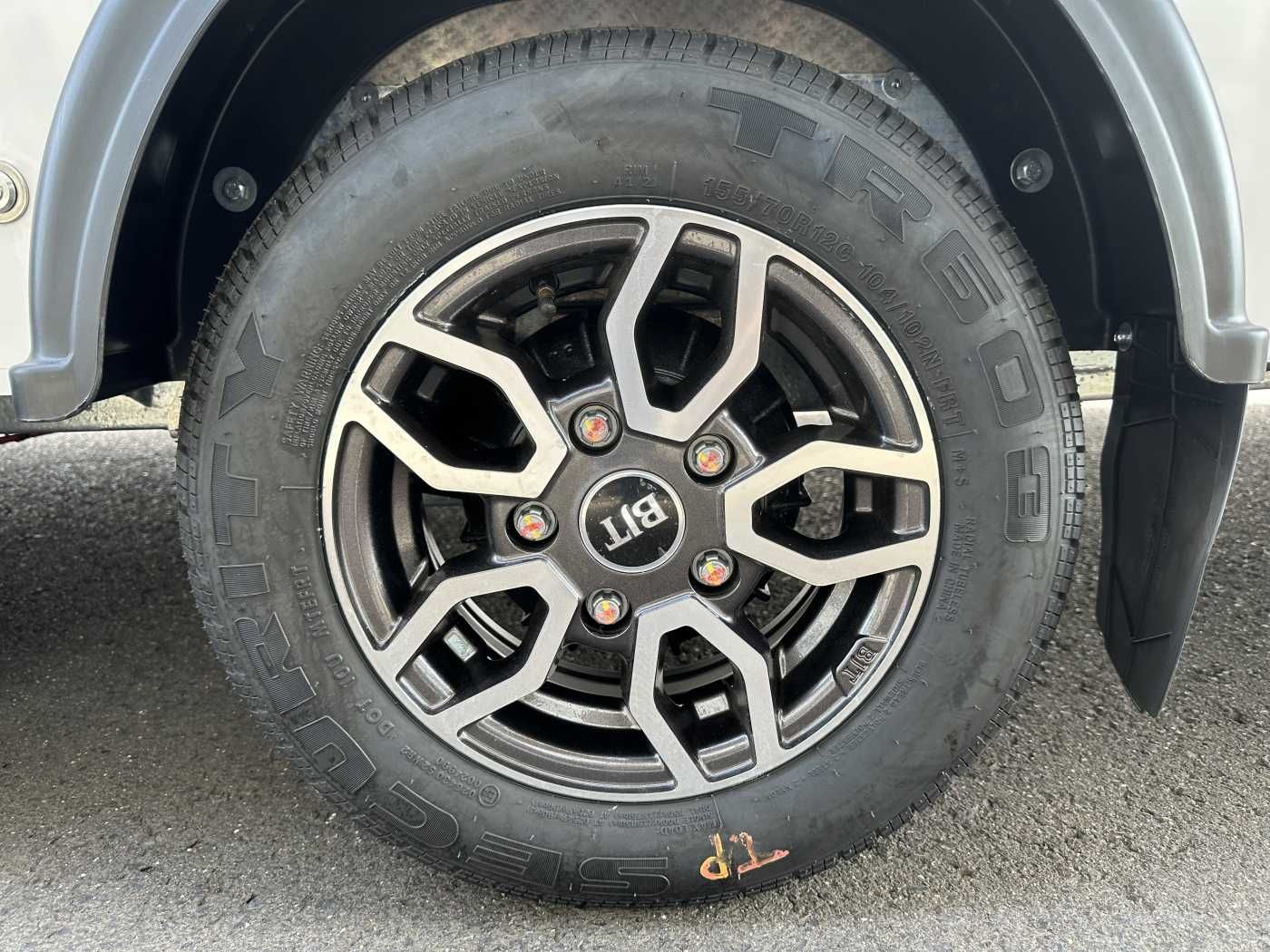 Fahrzeugabbildung Brian James Brian James Race Sport Länge: 5,03 m / 3.000 kg