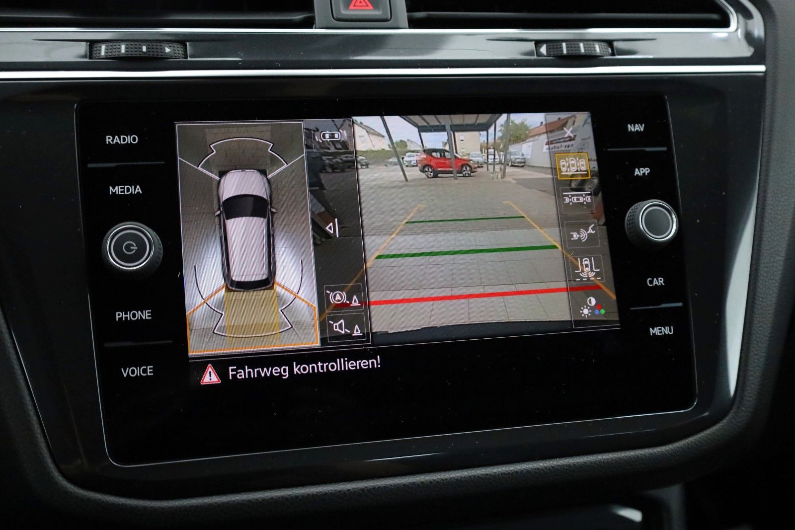 Fahrzeugabbildung Volkswagen Tiguan Allspace R-Line 4M Navi,LED,ACC,360°,AHK,