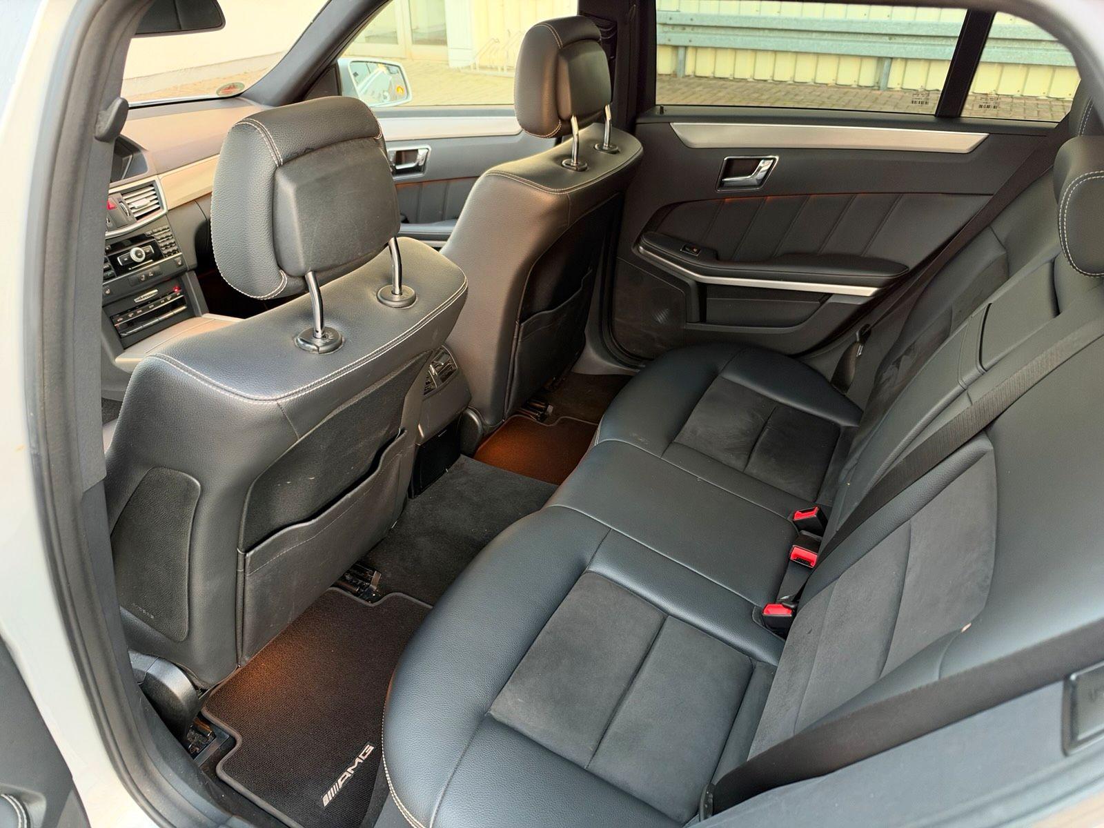 Audi A8 2010 — photo 15