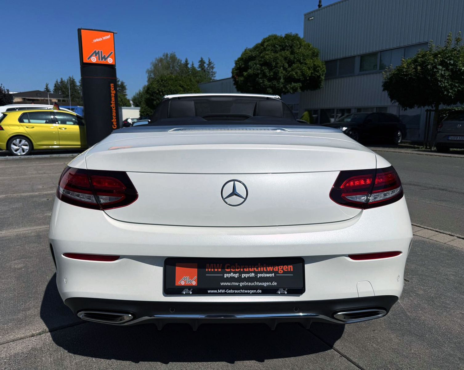 Fahrzeugabbildung Mercedes-Benz C200 Cabrio 4Matic AMG-Line ACC 360° HUD LED SHZ
